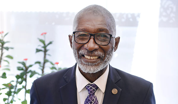 Le Président de WACREN – Prof. Quaynor Se Retire; Un Nouveau Président Prend Service